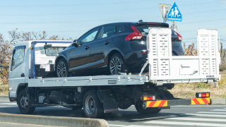 車載車：ロードサービス利用中