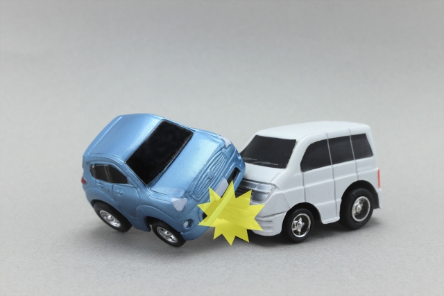 車の事故イメージ
